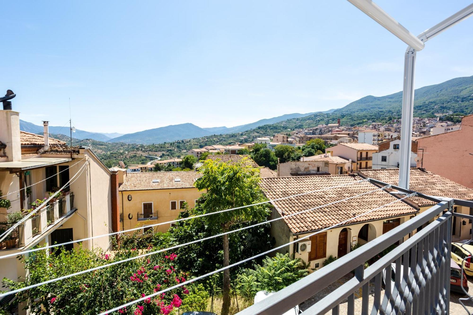 Aparthotel Porta San Paolo House Castelbuono  Esterno foto